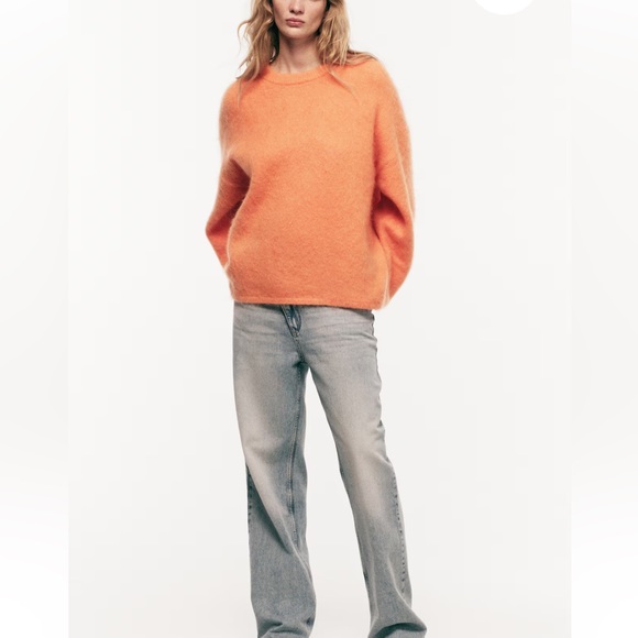 H&M Sweaters - NWT (size small) H&M OVERSIZED MOHAIR-BLEND SWEATER